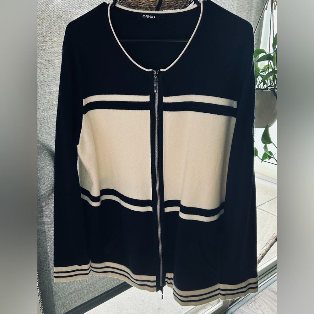 Olsen Navy & beige long sleeve zip front cardigan with pockets